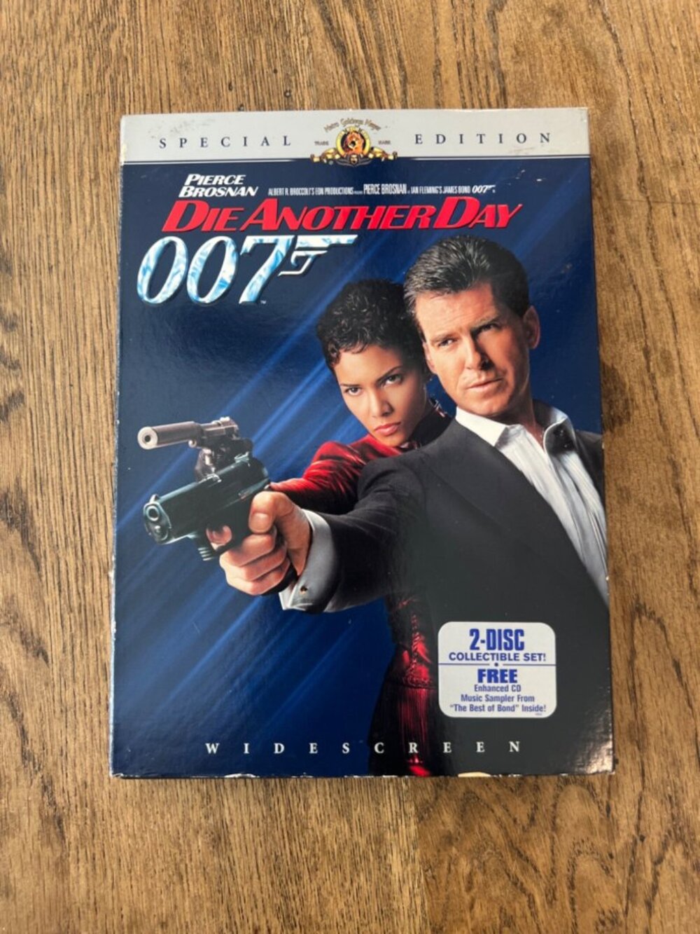 Die Another Day 2002 Movie Special Edition DVD 2-Disc Collectible Set Pre-Owned
